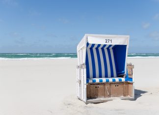 Der erste barrierefreie und generationsübergreifende Standkorb Bisher waren der Strandkorb für Menschen mit Behinderung oft nur sehr schwer erreichbar. Quelle: pixabay.de