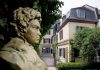 Beethoven Haus in Bonn Im Garten des Beethoven Haus in Bonn steht eine Büste des berühmten Komponisten. Bildquelle: Beethoven Haus