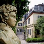 beethoven_haus_garten_mit_buste