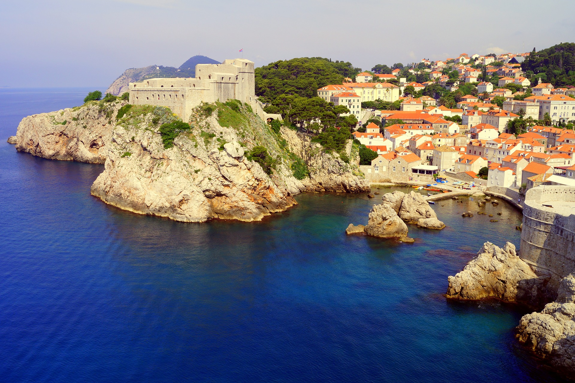 Wein verbindet man nicht unbedingt mit dem Urlaubsland Kroatien. Doch der Anbau hat hier eine lange Tradition. Bildquelle: pixabay.de