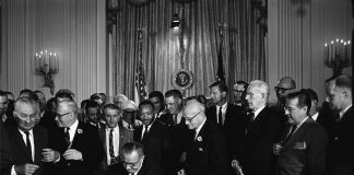 Heute ist: Martin Luther King Day Martin Luther King jr. setzte sich entschieden für das Ende der amerikanischen Rassentrennung ein. Bildquelle: pixabay.de