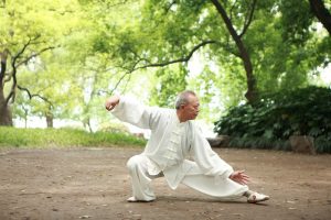 Besonders die "alten Meister" genießen im Karate hohes Ansehen. Quelle: shutterstock.com