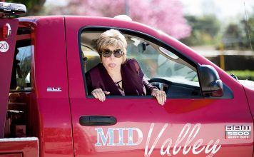 Shirley MacLaine in: ZU GUTER LETZT Harriet die alte Kratzbürste in ZU GUTER LETZT. Quelle: © Tobis Film