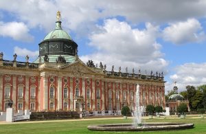 Der Schriftsteller Voltaire war häufig Gast im Schloss Sanssouci in Potsdam. Bildquelle: Pixabay.de