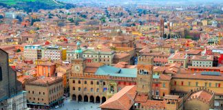 Reisetipp: Bologna – Geschichte, Kultur und Kulinarisches Bologna wurde im Jahr 2000 zur Kulturhauptstadt Europs benannt. Bildquelle: shutterstock.com