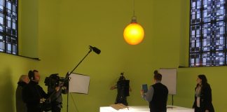 Zu Gast bei FrauTV im WDR: So entstand die Idee zu 59plus 59plus bei der Arbeit – begleitet von FrauTV/WDR. Bildquelle: 59plus/Mattin Ott