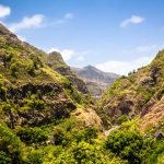 Strand oder Berge – Sie haben die Qual der Wahl auf den Kapverdischen Inseln. Bildquelle: shutterstock.com