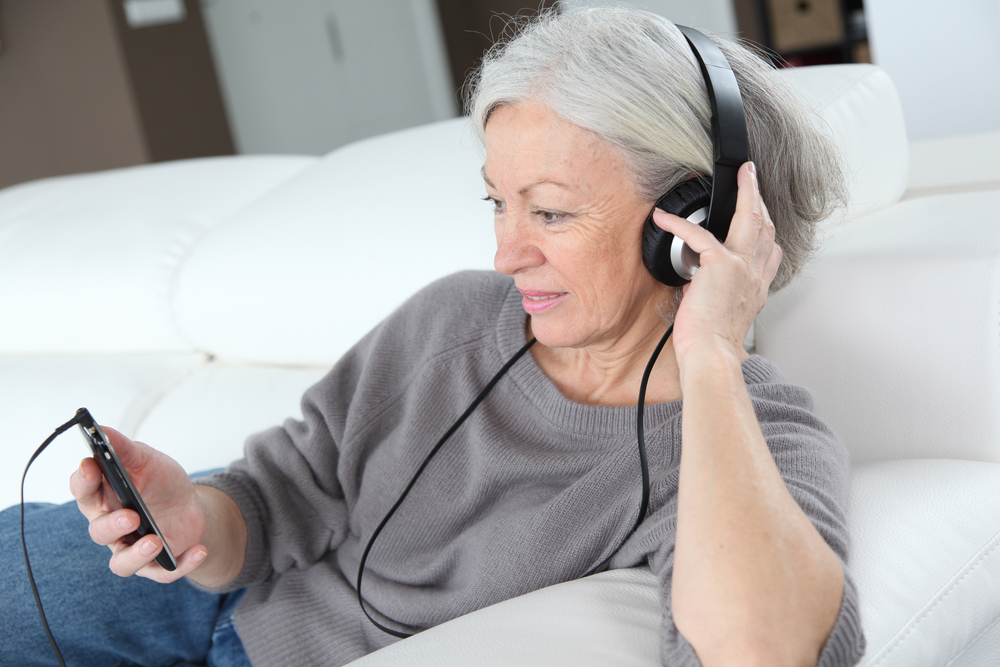 Das Gehör spielt in unserem Leben eine große Rolle und sollte jegliche zur Verfügung stehende Unterstützung erhalten. Bildquelle: © Shutterstock.com