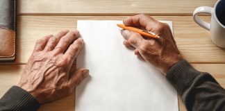 Haben Sie schon Ihr Testament verfasst? Wie muss ein Testament aufgesetzt sein? Bildquelle: shutterstock.com