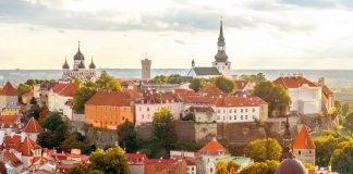Reisetipp: Estland mit seiner Hauptstadt Tallin Tallin gehört nicht umsonst zum Unesco Weltkulturerbe – eine Reise lohnt sich! Bildquelle: shutterstock.com