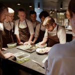01_Rene+Redzepi+testet+gemeinsam+mit+seinem+Gericht+neue+Gerichte