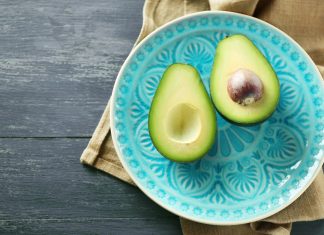 Vitamine im Oktober: Avocado Avocados sind reich an Vitamin-E. Bildquelle: Shutterstock.com