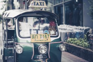 Mit Bus, Bahn und Tuk Tuk durch Thailand. Bildquelle: Pixabay.de