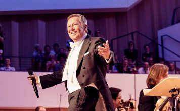 GRENZENLOS – ROLAND KAISER IM PALAST Roland Kaiser GRENZENLOS-Kaiser im Palast: Quelle Sony Music / Sandra Ludewig