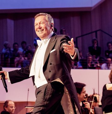 GRENZENLOS – ROLAND KAISER IM PALAST Roland Kaiser GRENZENLOS-Kaiser im Palast: Quelle Sony Music / Sandra Ludewig