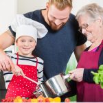 “Bei Oma schmeckt´s am besten”, auch wenn es vielleicht nicht die eigene ist. Bildquelle: Fotolia.de
