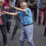 Machen Sie mit und geben Sie dem Alter ein neues Gesicht – beim Seniorenflashmob! Bildquelle: ©binebellmann
