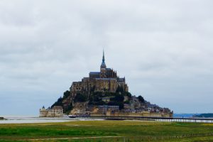 Das Kloster Mont Saint Michel war in der Vergangenheit nur bei Ebbe zu Fuß erreichbar. Bildquelle: 59plus GmbH