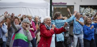 Seniorenflashmob: Orthomol Mental® tanzt mit Am 01. Oktober ist es wieder soweit, der zweite Seniorenflashmob findet in Düsseldorf statt. Bildquelle: 59plus GmbH
