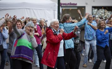 Seniorenflashmob: Orthomol Mental® tanzt mit Am 01. Oktober ist es wieder soweit, der zweite Seniorenflashmob findet in Düsseldorf statt. Bildquelle: 59plus GmbH