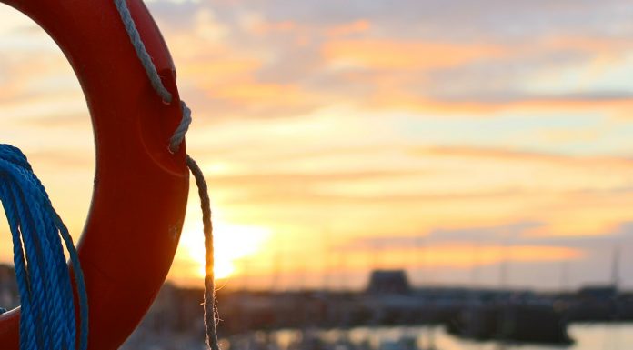 Haben Sie für Ihre Reisen eine Auslandskrankenversicherung? Der Rettungsring bzw. die Auslandskrankenversicherung kann im Ausland sehr hilfreich sein. Bildquelle: Pixabay