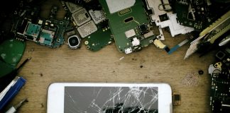 Elektroschrott: Vermeiden, sortieren, recyceln! Was tun mit alten Smartphones oder Tablets? Bildquelle: shutterstock.com