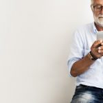 Ein gepflegtes Äußeres darf auch bei einem Mann nicht fehlen. Also ran an die Tiegel! Bildquelle: shutterstock.com