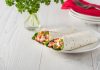 Fit im Kopf: Bunter Wrap mit Frühlingsquark zum Mitnehmen Lecker und darüber hinaus gut für die grauen Zellen - Wraps. Bildquelle: shutterstock.com