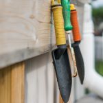 Das Eigenheim mit dem Garten war immer der Traum. Doch auf einmal bemerkt man wie einem zunehmend alles schwerer fällt. Bildquelle: Pixabay.de