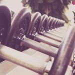 Neben der geistigen Fitness, spielt auch die körperliche Fitness eine große Rolle für das Wohlbefinden im Alter. Bildquelle: Pixabay.de