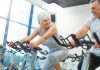 Fit zu sein bedarf es wenig: Fitnessstudio zum kleinen Preis Fitness-Studios gehören schon lange nicht mehr nur der jungen Generation, auch die Generation 59plus hält sich aktiv fit. Bildquelle: © Shutterstock.com