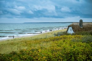 Die Ostseeküste hat für jeden Geldbeutel etwas zu bieten und ist wunderschön. Bildquelle: Pixabay.de