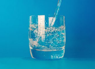 Wasser – Energiequelle für graue Zellen Mentale Leistungsfähigkeit hängt auch davon ab wieviel Flüssigkeit wir unserem Körper und damit gehirn zukommen lassen. Bildquelle: Pixabay.de