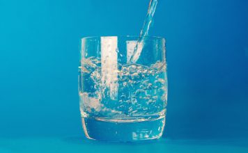 Wasser – Energiequelle für graue Zellen Mentale Leistungsfähigkeit hängt auch davon ab wieviel Flüssigkeit wir unserem Körper und damit gehirn zukommen lassen. Bildquelle: Pixabay.de