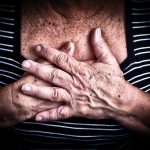 Mut zum Alter! Stehen Sie zu Ihren Altersflecken, sie dokumentieren ein gelebtes Leben. Bildquelle: shutterstock.com
