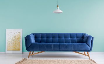 Lagom – oder „Einrichten mit dem Nötigsten“ Die Entscheidung in einem "Tiny House" zu beleben, bedeutet auch sich auf ein Minimum am Gegenständen zu reduzieren. Bildquelle: shutterstock.com