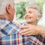 Eine erfolgreiche Partnersuche ist nicht nur Glückssache, sondern liegt auch daran, ob man den Mut aufbringt sich auf die Suche zu begeben. Bildquelle: shutterstock.com