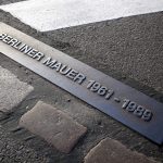 Der Tag der Deutschen Einheit erinnert an Mauerfall am 03. Oktober 1989. Bildquelle: shutterstock.com