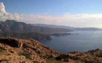 Korsikas Westen: Wanderparadies und herbstliche Ruheoase Der Westen von Korsika lädt im Herbst zu traumhaften Wanderungen ein. Bildquelle: Nadine Schuster