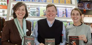 Endlich 59plus: Der Kinderbuchklassiker “Die kleine Hexe” feiert ihren 60. Geburtstag Endlich 59plus: Der Kinderbuchklassiker "Die kleine Hexe" feiert seinen 60. Geburtstag. Bildquelle: 59plus GmbH