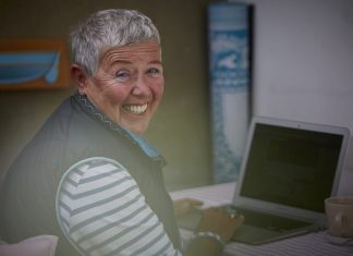 Selbstbestimmt leben und Fit im Kopf ist das A und O Sich auch mit zunehmendem Alter immer wieder geistigen Herausforderungen zu stellen, hält uns fit im Kopf. Bildquelle: © Bine Bellmann