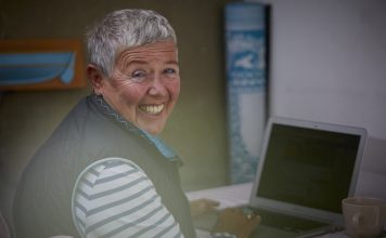 Selbstbestimmt leben und Fit im Kopf ist das A und O Sich auch mit zunehmendem Alter immer wieder geistigen Herausforderungen zu stellen, hält uns fit im Kopf. Bildquelle: © Bine Bellmann