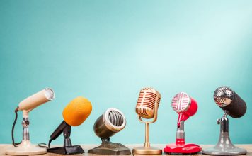 Gemeinsam rocken im Rockchor 60+ Jeder von uns tut es, ob leise oder laut - Singen. Bildquelle: shutterstock.com