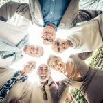 Nur gemeinsam können wir das Altersbild in unserer Gesellschaft nachhaltig verändern und dazu gehört auch eine auf die Zielgruppe abgestimmte Werbung. Bildquelle: © Shutterstock.com