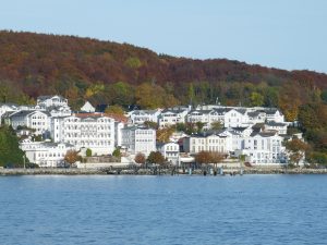 Der kleine Ort Sassnitz lädt zu einem nostalgischen Bummel ein. Bildquelle: Pixabay.de