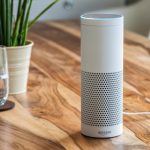 Sprachassistenten wie z. B. Alexa oder Home sollen unseren Alltag erleichtern. Bildquelle: seewhatmitchsee / shutterstock.com