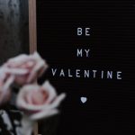 Feiern Sie den Valentinstag? Und wenn ja, wie? Bildquelle: © Priscilla du Preez / Unsplash.com