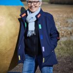 Selbstbestimmt den Alltag gestalten. Die Jacke my-DBuddy unterstützt Menschen mit Demenz genau darin. Bildquelle: 59plus / ©bine bellmann