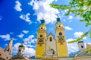 Der Dom von Brixen ist auf jeden Fall einen Besuch wert. Bildquelle: shutterstock.com