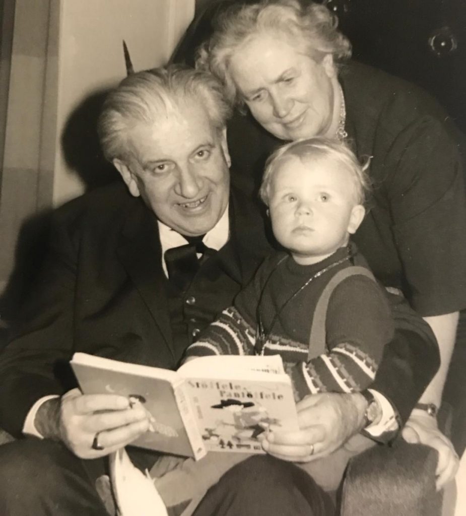 Der Guru der Gelassenheit, Frank Behrendt, gemeinsam mit seinen Großeltern. Bildquelle: Frank Behrendt